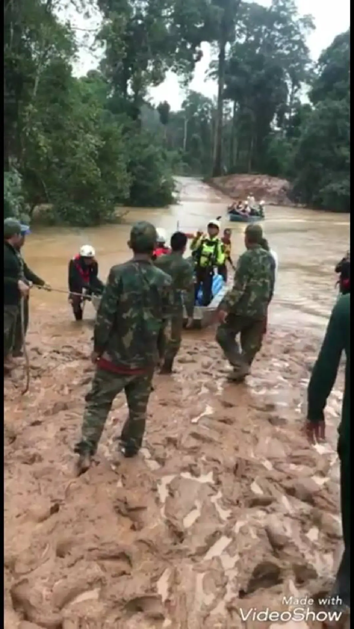 เปิดปฏิบัติการ15ชม.ช่วย14ชีวิต...กู้ภัยไทยทำได้เพื่อพี่น้องลาว!?! ภารกิจค้นหาผู้สูญหายไม่ได้กินอาหาร3วัน (คลิป)