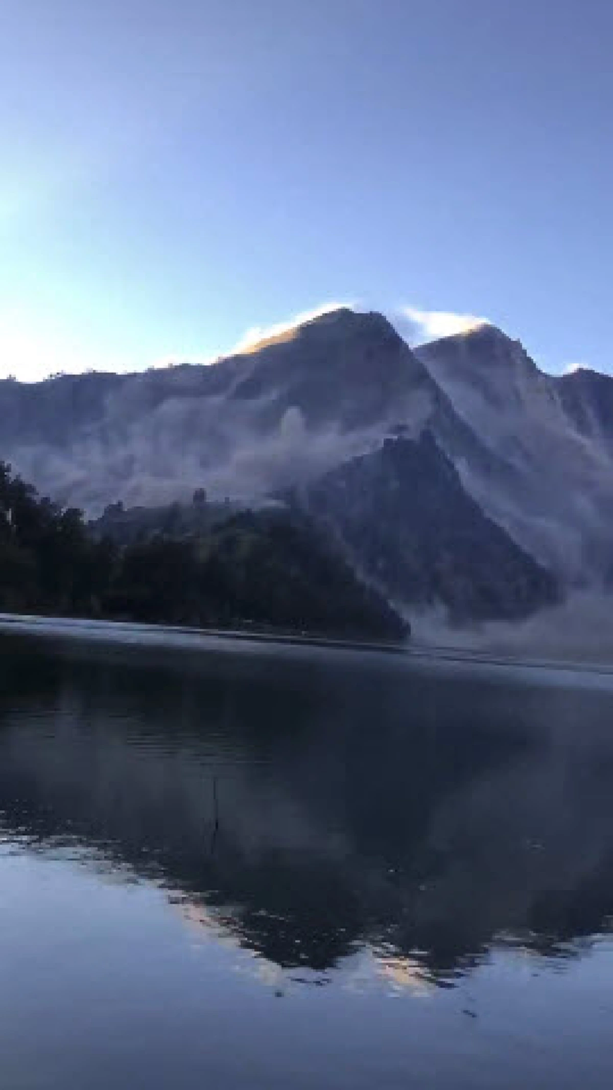 ขอให้ทุกคนปลอดภัย!!! เปิดคลิปวินาทีคนไทย "วิ่งหนี" หินถล่ม...หาที่หลบภัยหลังแผ่นดินไหวอินโดฯ! คำเดียวที่ทุกคนเอ่ยคือ"วิ่ง" (คลิป)