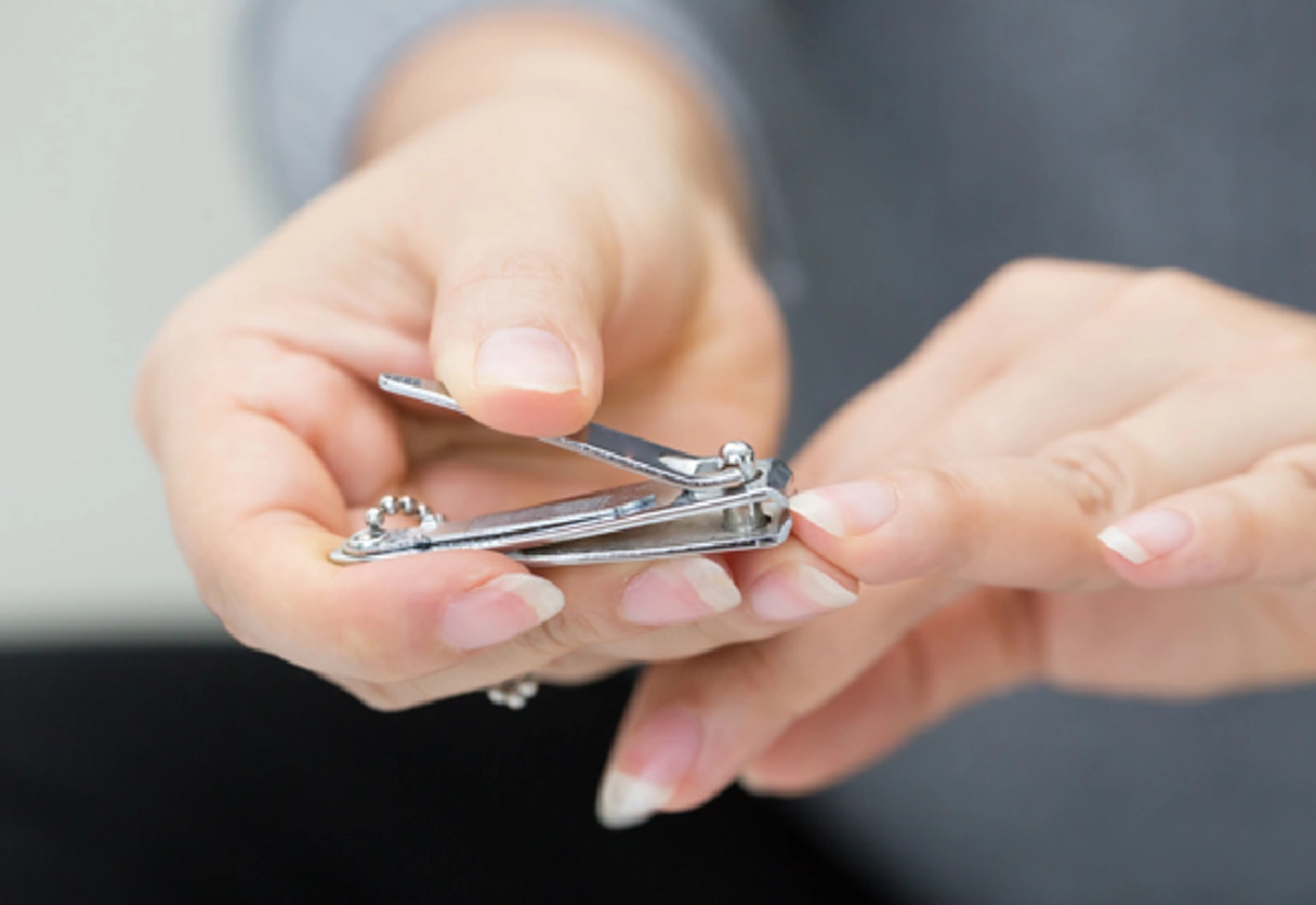 ฉบับคนโบราณ "ตัดเล็บ" ให้มีโชคมีลาภ เสริมสิริมงคล ตัดวันไหนดี ตัดวันไหนร้าย เช็กเลย