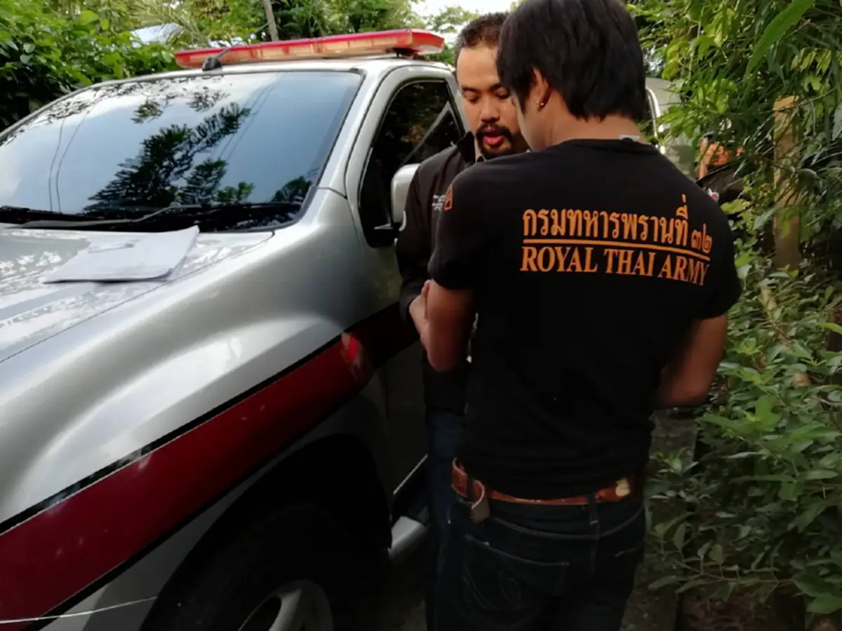 ทำกันได้ลง หนุ่มแสบตระเวนออกรถเร่ตุ๋นคนแก่ กว่า 10 ราย อ้างได้รางวัลเครื่องใช้ไฟฟ้า..!!