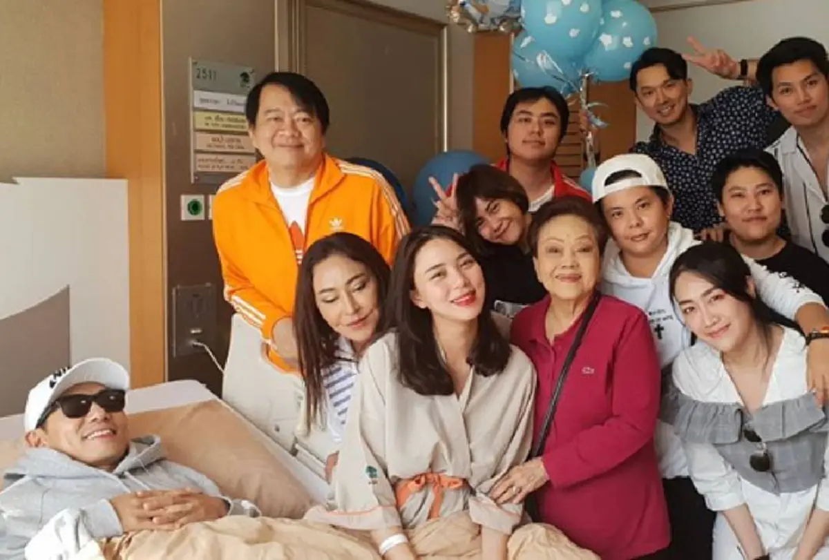 "พ่อเพชรจ้า" เผยคลิปแรก "น้องไทก้า" น่ารัก แข็งแรงดี ตัวขาวจั๊วะ!!