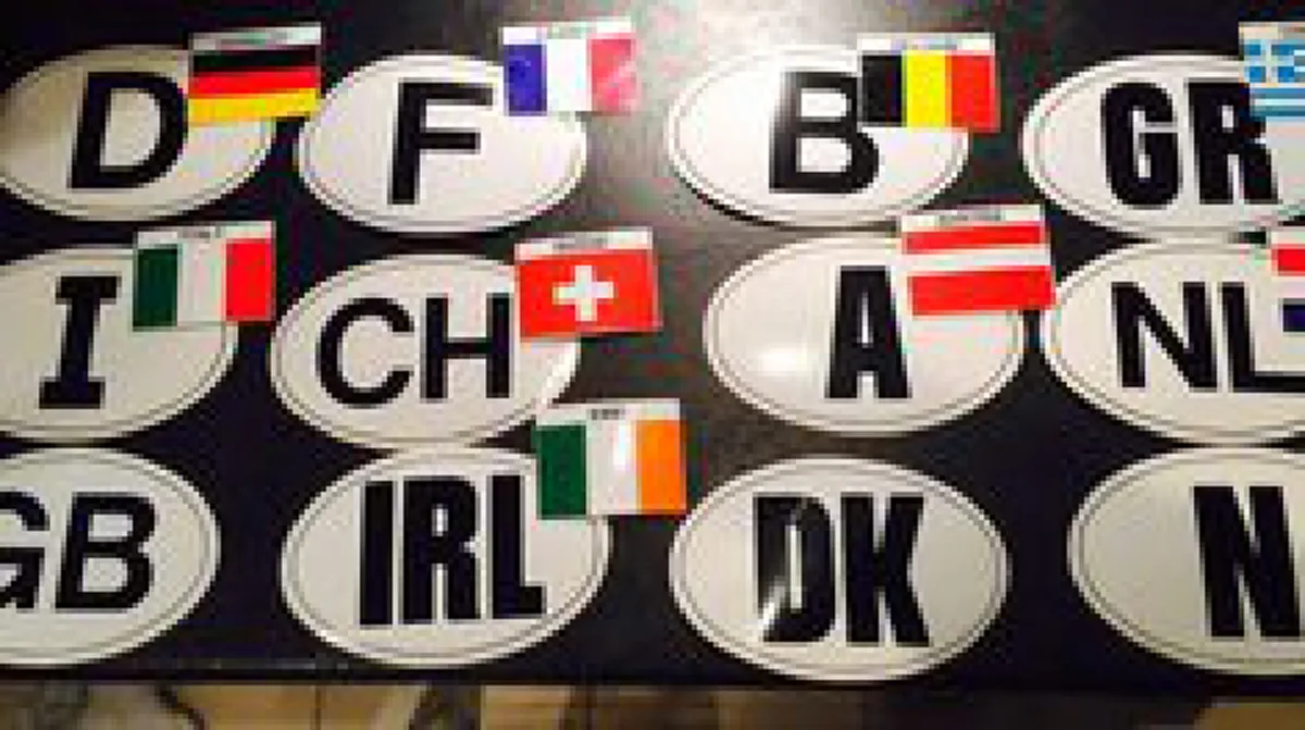 สติ๊กเกอร์ผ่านแดน