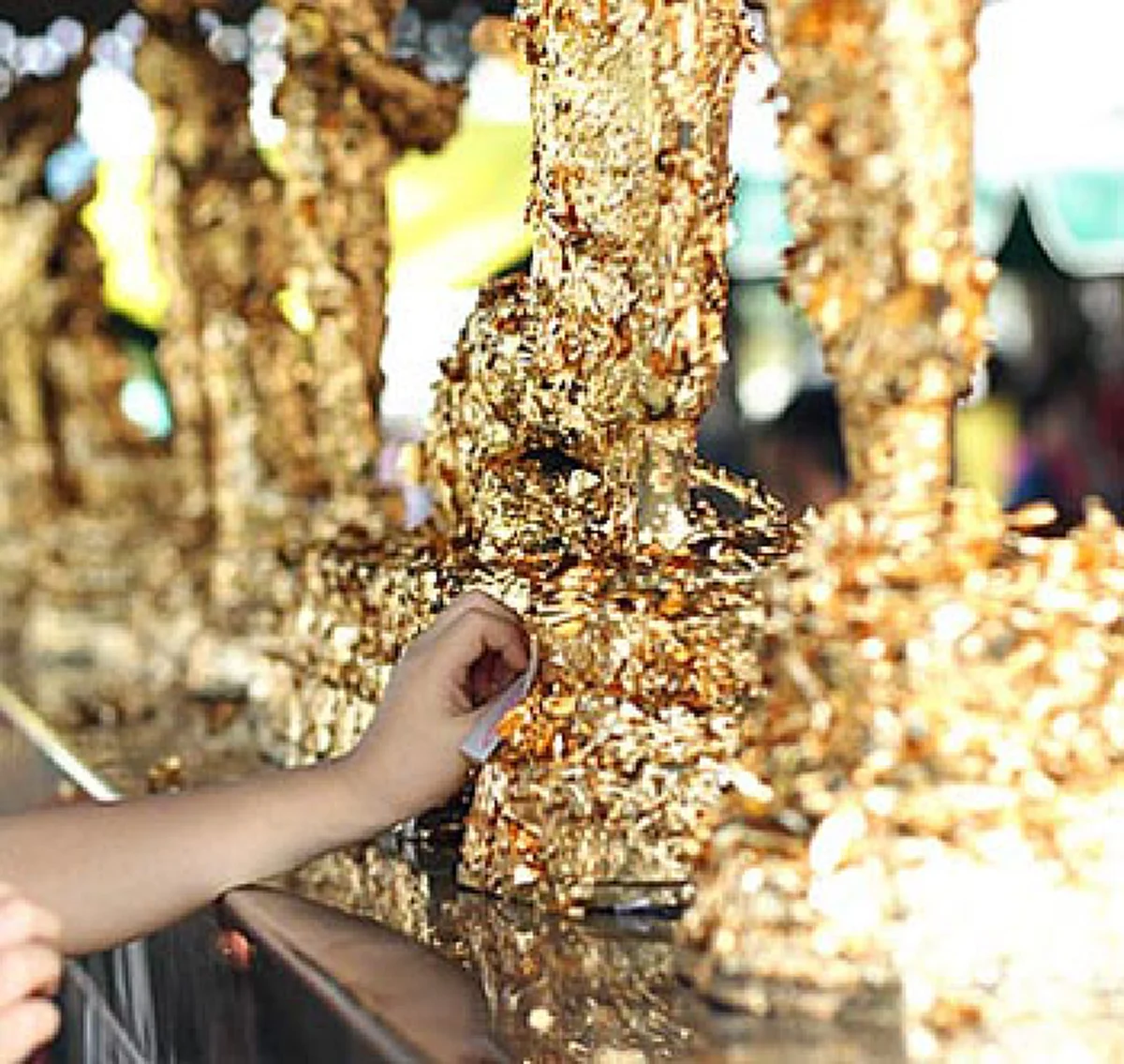 โบราณว่าไว้ ๙ ตำแหน่ง "ปิดทองพระ" บุญเยอะ "อานิสงค์แรง"