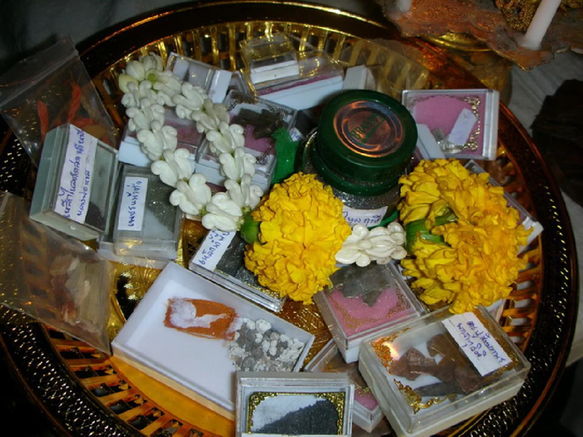 วิธีโบราณ บูชาให้วัตถุมงคล "ของขลัง" ในบ้านใหม่มี "อิทธิฤทธิ์" เต็มที่