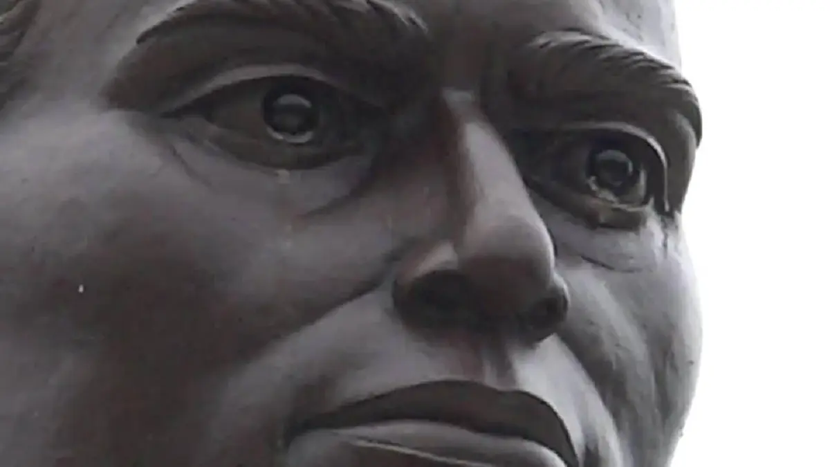 คราบมีน้ำตาไหลออกมา