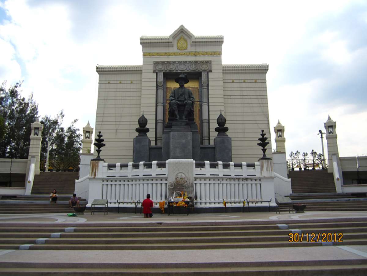 พระพุทธยอดฟ้าจุฬาโลก ร.1