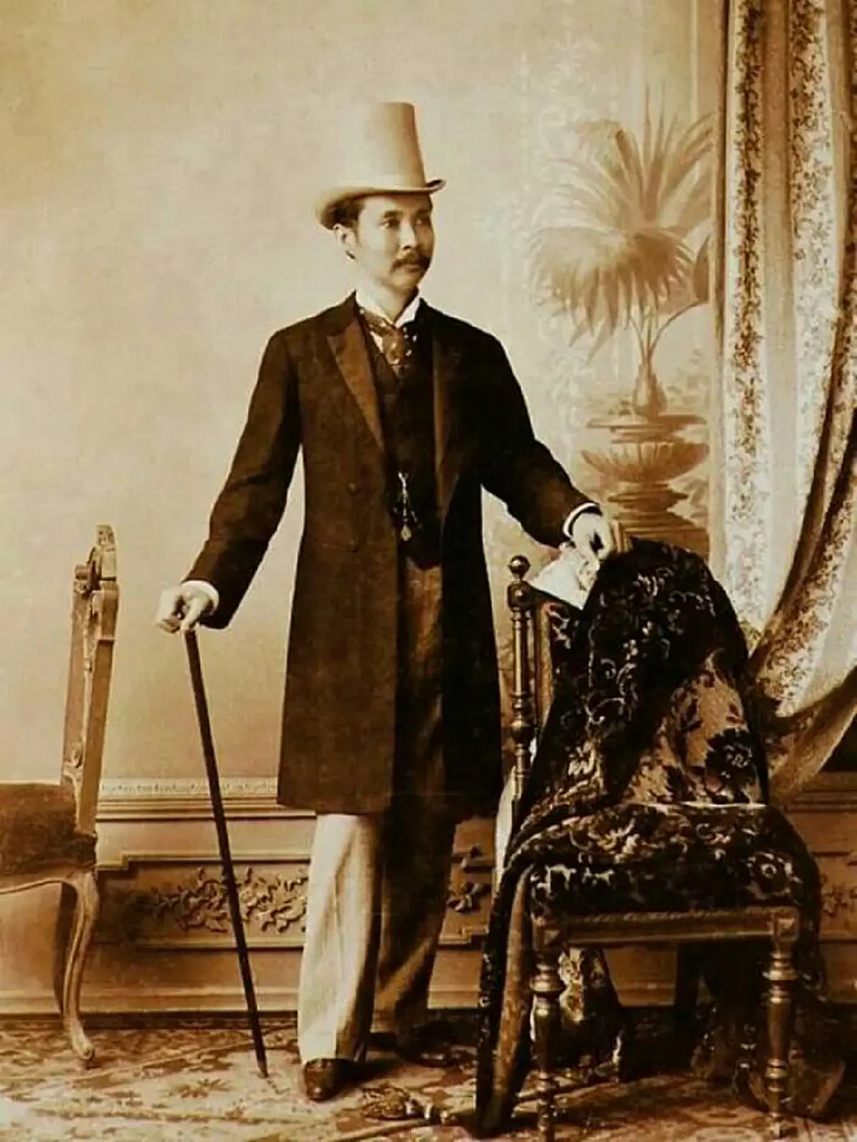 ครั้งเมื่อสื่อต่างชาติ หมิ่นพระเกียรติ รัชกาลที่ 5 ว่า ฝ่าพระบาทนักเคี้ยวหมาก