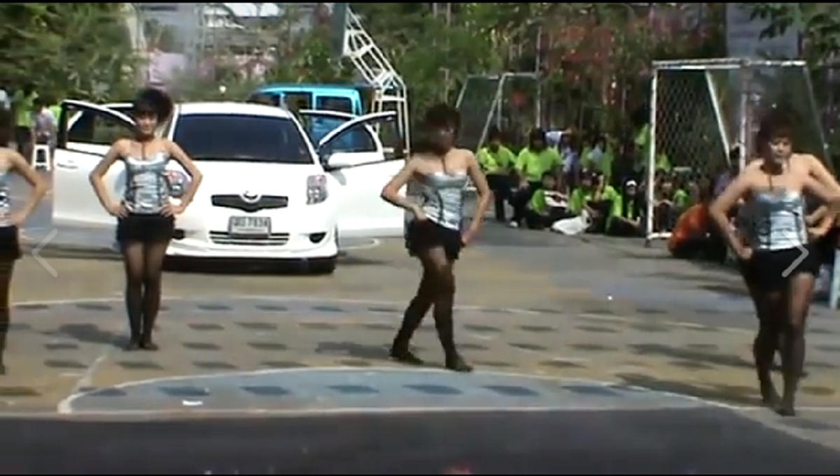 วงการลีดต้องสะเทือน !! "เชียร์ลีดเดอร์" ที่ปังที่สุดในตอนนี้! มีเพลงเป็นเอกลักษณ์ไม่เหมือนใคร! ทำเอาคนแห่ดูเป็นแสน..หัวเราะกรามค้างกันทั้งโซ