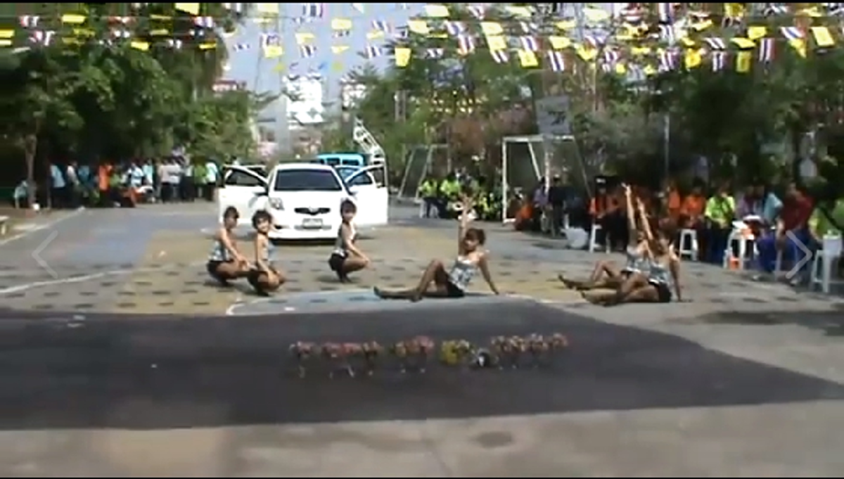 วงการลีดต้องสะเทือน !! "เชียร์ลีดเดอร์" ที่ปังที่สุดในตอนนี้! มีเพลงเป็นเอกลักษณ์ไม่เหมือนใคร! ทำเอาคนแห่ดูเป็นแสน..หัวเราะกรามค้างกันทั้งโซ