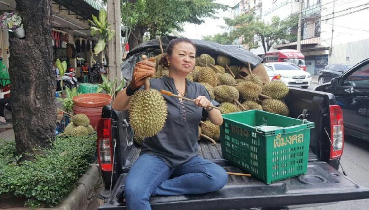 ดาราดัง ขายของตลาดนัด มีอาชีพเสริมเป็นแม่ค้า