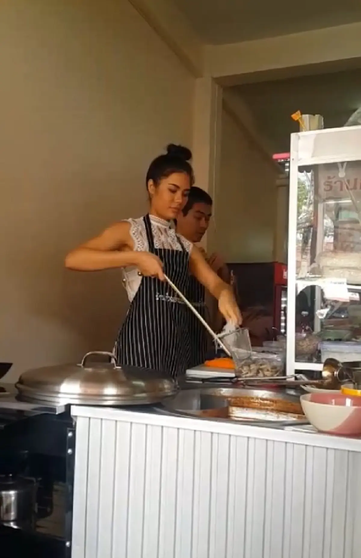 ดาราดัง ขายของตลาดนัด มีอาชีพเสริมเป็นแม่ค้า