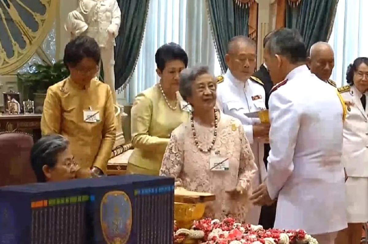 พระบาทสมเด็จพระเจ้าอยู่หัว รับสั่งถึงพระอาจารย์ ที่อ่านออกได้เพราะ ครูทัศนีย์