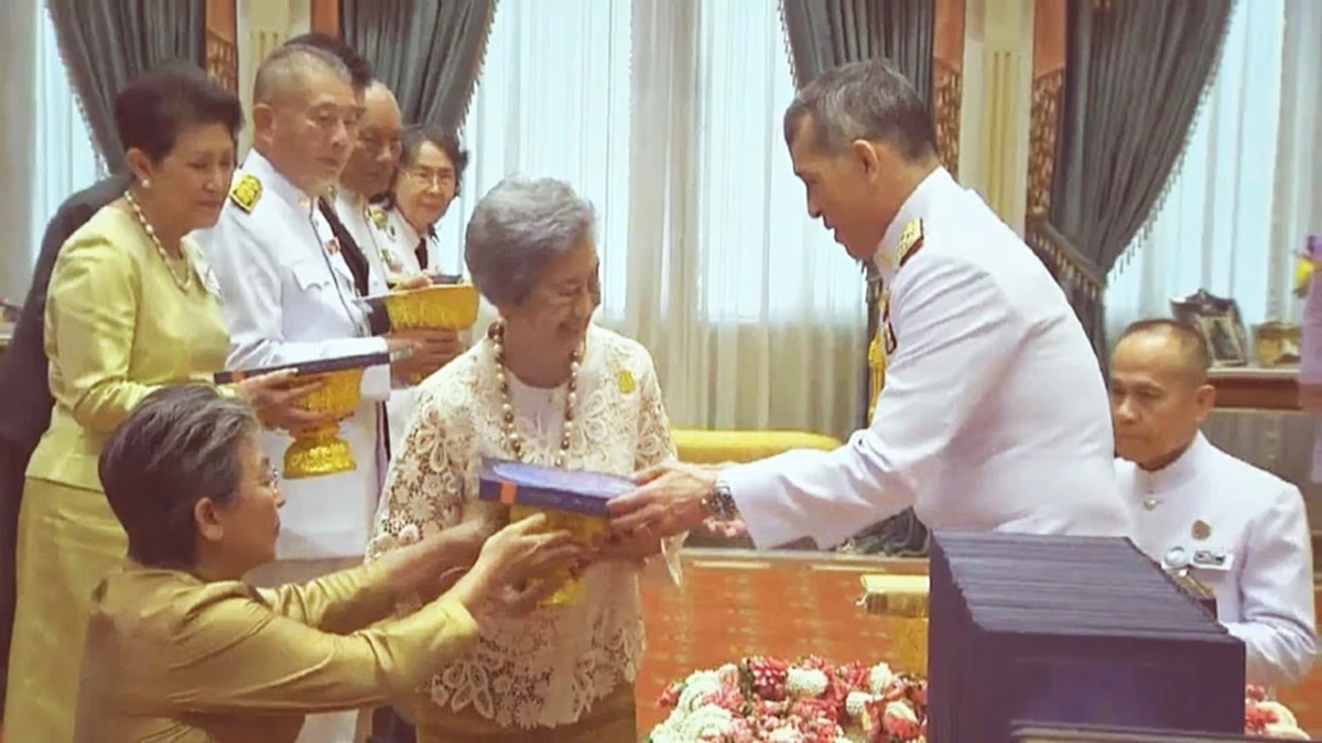 พระบาทสมเด็จพระเจ้าอยู่หัว รับสั่งถึงพระอาจารย์ ที่อ่านออกได้เพราะ ครูทัศนีย์