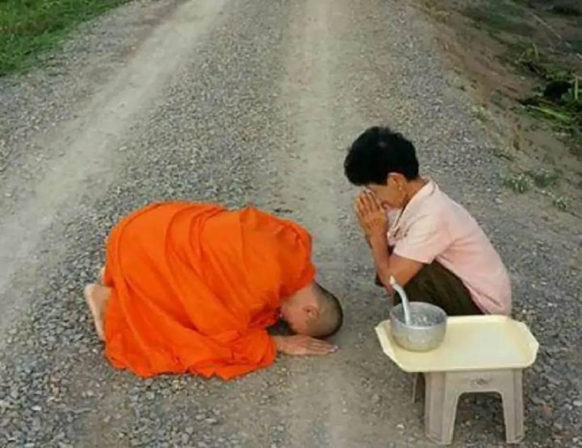 คำสอน หลวงพ่อจรัญ วิธีใช้หนี้พ่อแม่จะมั่งมีศรีสุข