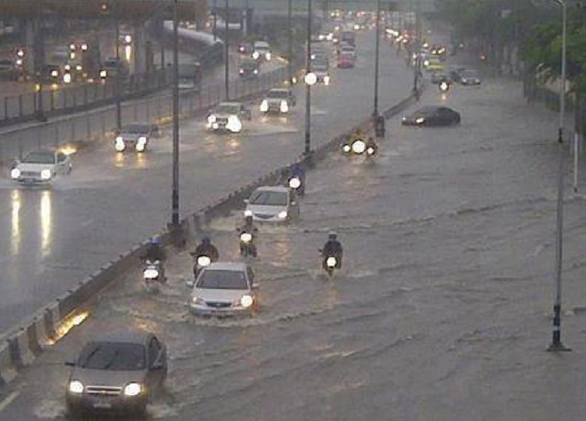 กรมอุตุฯ เตือน 17-20 ก.ค. เตรียมรับมือฝนถล่มหนัก กทม. ตกหนักร้อยล่ะ 60 ของพื้นที่