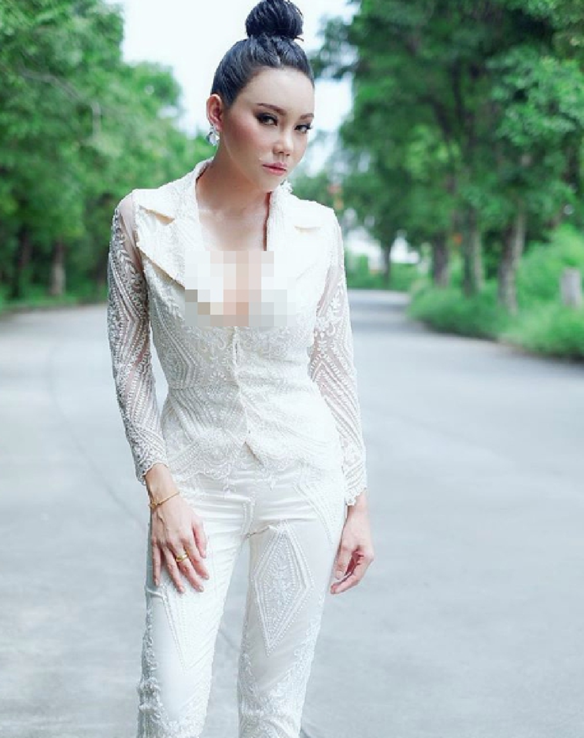 เอ็มมี่ อมลวรรณ วอนผู้ใจบุญ ช่วยเหลือเพื่อนอดีตดารา ธีร์ ภูมิธนะวัชร์ ป่วยหนัก