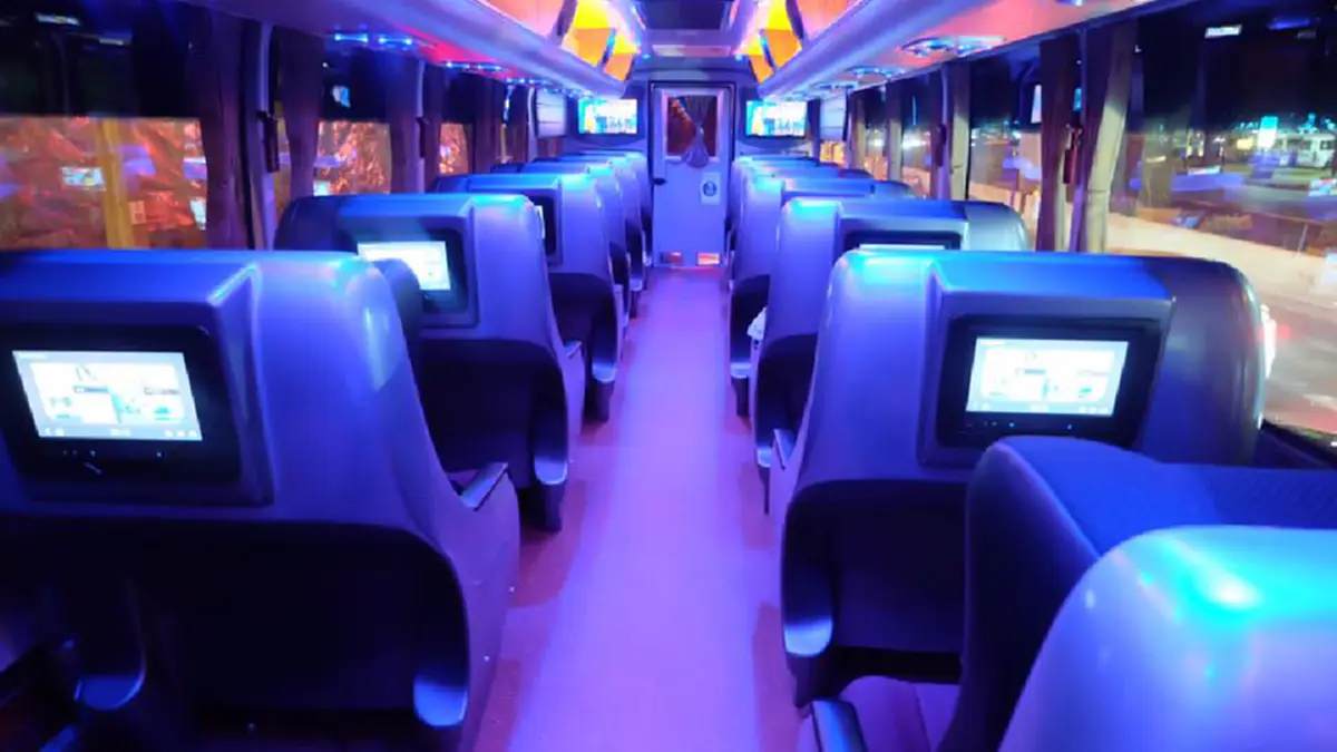 อยากให้รถบัสทุกคันเป็นแบบนี้ !!! ชาวเน็ตอึ้ง  "เวียงพิงค์บัส"  หรูหราอย่างกับนั่งเครื่องบิน เนรมิตรจัดเต็มระดับ VIP แต่ราคาถูกมาก !! (ชมภาพ)