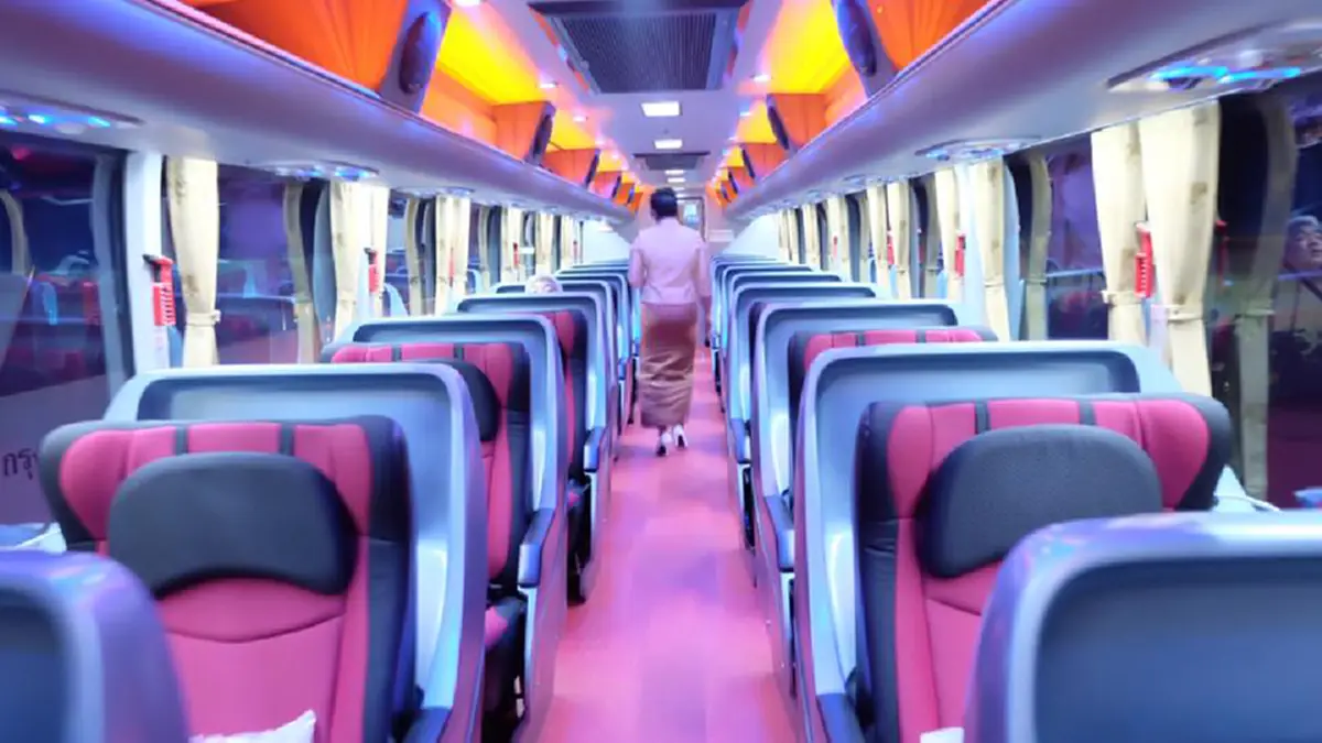 อยากให้รถบัสทุกคันเป็นแบบนี้ !!! ชาวเน็ตอึ้ง  "เวียงพิงค์บัส"  หรูหราอย่างกับนั่งเครื่องบิน เนรมิตรจัดเต็มระดับ VIP แต่ราคาถูกมาก !! (ชมภาพ)