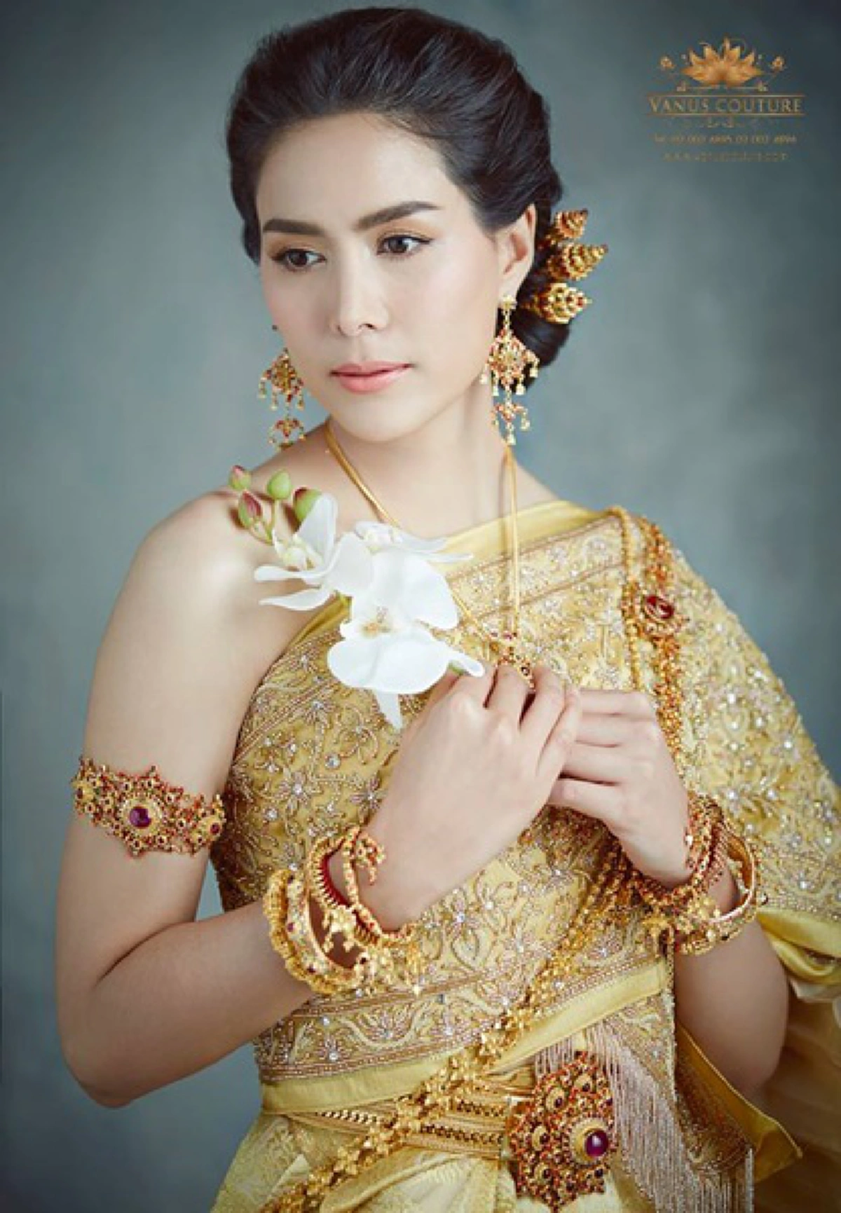 สวยดั่งต้องมนต์สะกด!!! เปิดภาพ "เชอร์รี่ เข็มอัปสร" ในชุดไทยศิวาลัย ที่สวยสง่าอลังการ งดงามวิจิตรตระการตา!! (ชมภาพ)