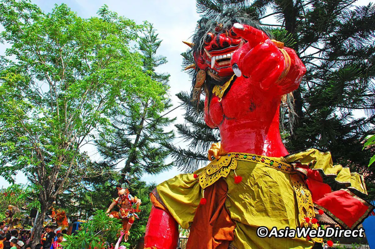 17 มีนาคม "วันนเยปี" วันปีใหม่ของชาวบาหลี ประเพณีสุดแปลก... ห้ามเดินทางห้ามออกจากบ้านในวันปีใหม่ ให้ใช้ชีวิตอยู่ในความเงียบงัน!