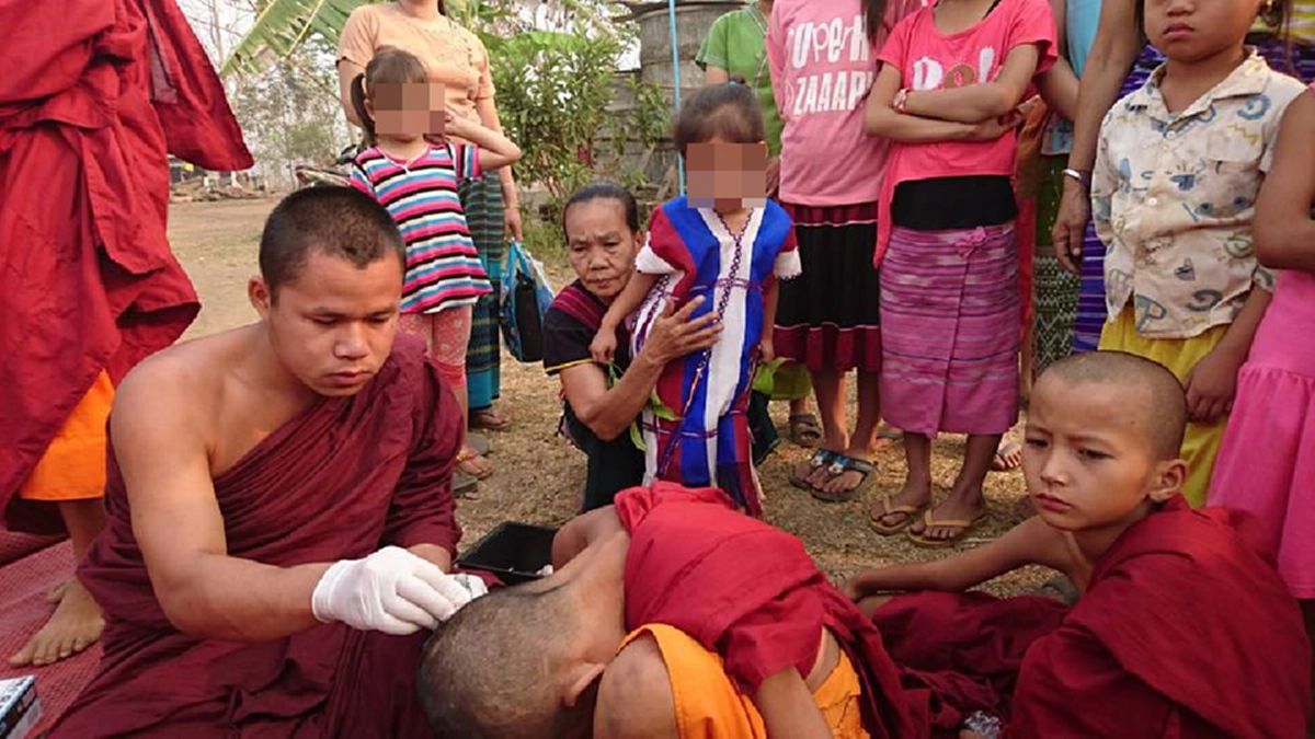 กราบอนุโมทนาบุญ..ผู้ใจบุญร่วมบริจาค ยาเวชภัณฑ์ช่วยเหลือชีวิตพระ-เณร ที่ได้รับบาดเจ็บในการเดินธุดงค์ธรรมะห่มดอย 2 แผ่นดินไทย-เมียนมาร์ (คลิป)