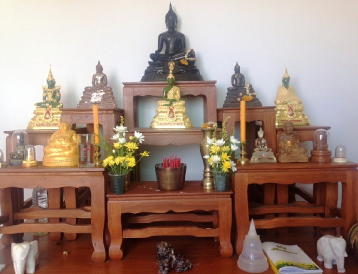 หิ้งพระ