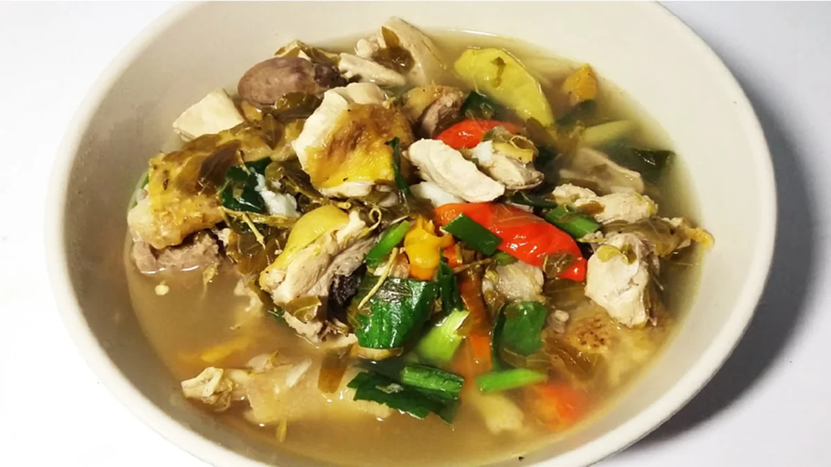 วิธี ต้มไก่บ้าน ให้เนื้อนุ่ม น้ำซุปอร่อย ด้วยใบสมุนไพร