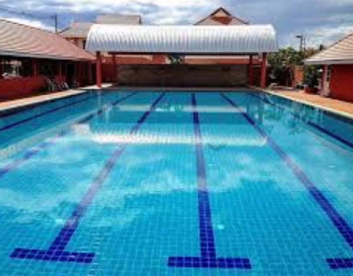 สระว่ายน้ำ