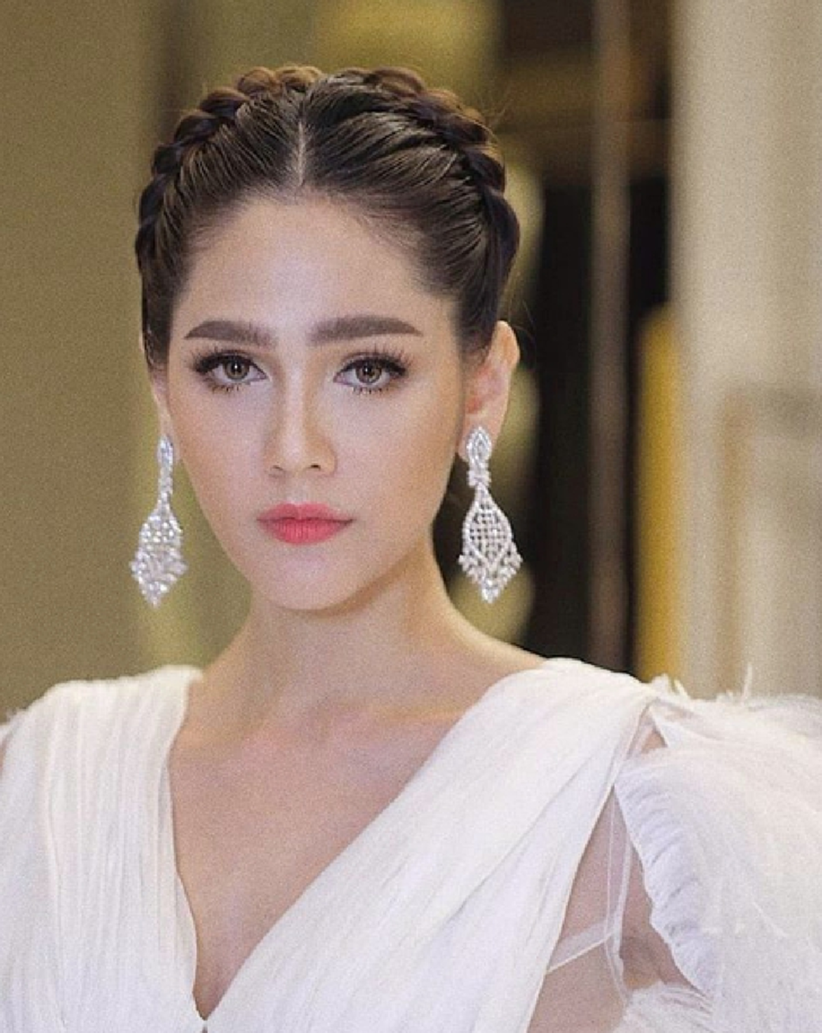 ชมพู่ อารยา