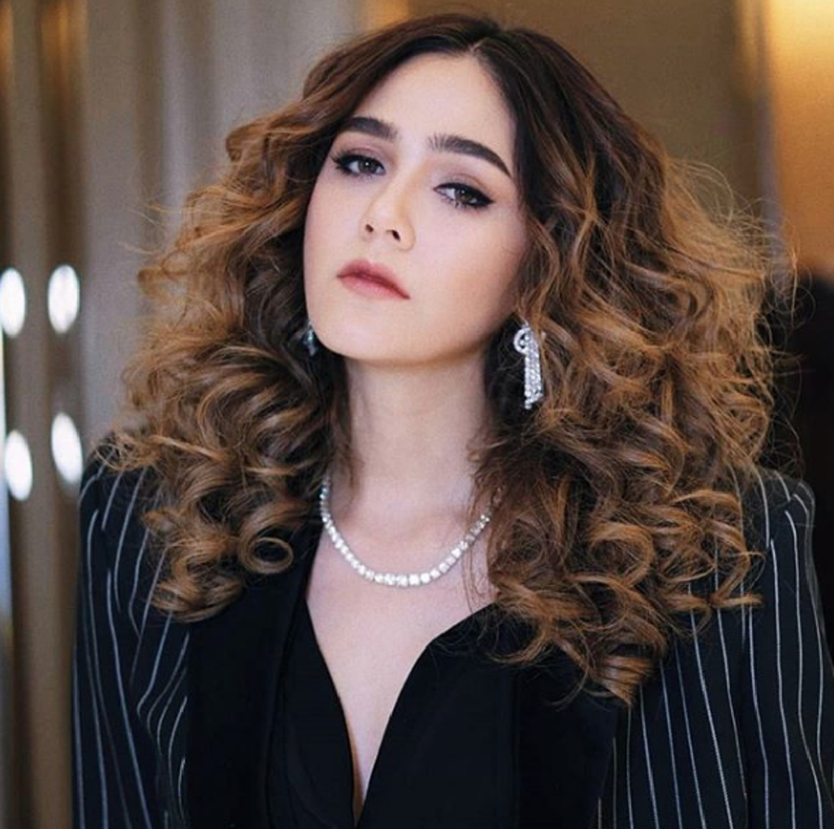 ชมพู่ อารยา