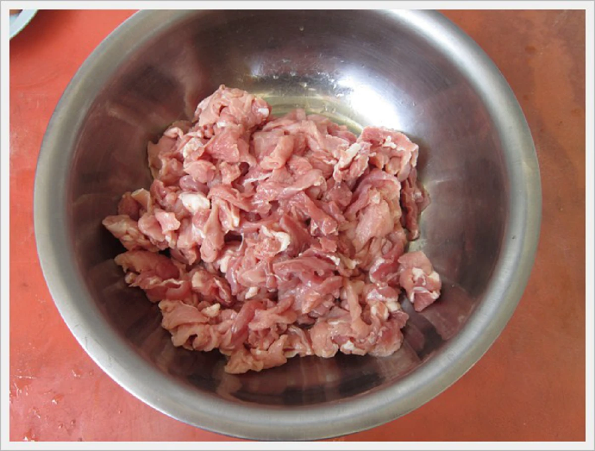 วิธีทำ หมู-ไก่หมักราดหน้าจากร้านดัง ที่คอนเฟิร์มว่า เด้ง นุ่ม ละลายในปาก
