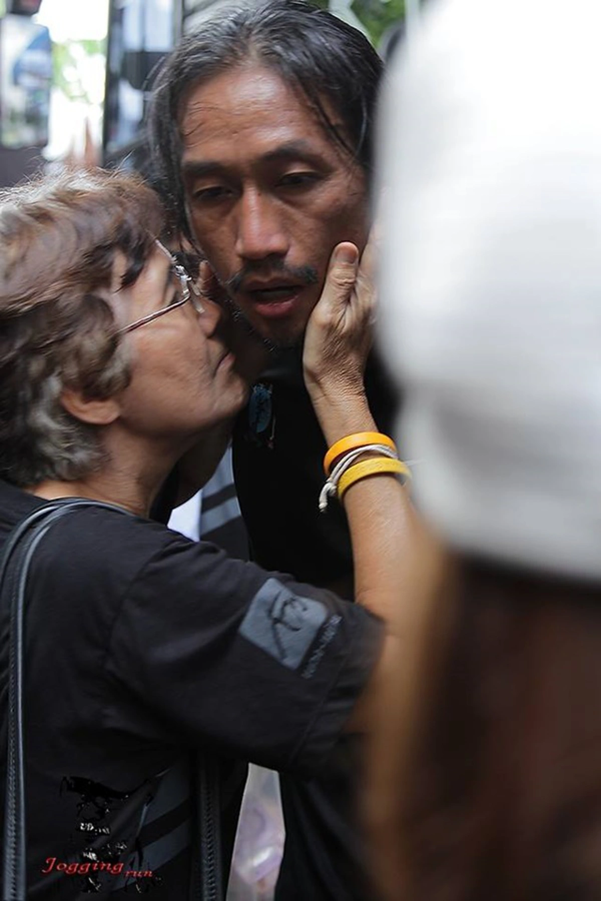 หายสงสัยทันที!!? แค่แบงก์ยี่สิบ แบงก์ร้อย ในแต่ละวันที่ประชาชนบริจาคให้ "พี่ตูน" มีเท่าไหร่ ทีมงานโพสต์เล่าเบื้องหลังให้ฟัง ถึงกับยิ้มตาม!!!