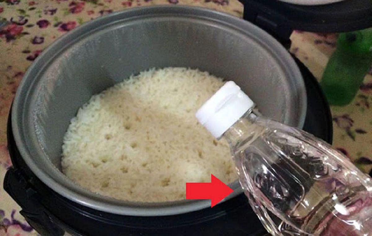 #โง่มาตั้งนาน!! 3 เคล็ดลับเด็ด สุดยอดวิธีแก้ปัญหาข้าวบูดเร็ว ฆ่าเชื้อแบคทีเรียในหม้อหุงข้าว พอรู้แล้วถึงกับอึ้ง แชร์เก็บไว้ด่วนๆ !!