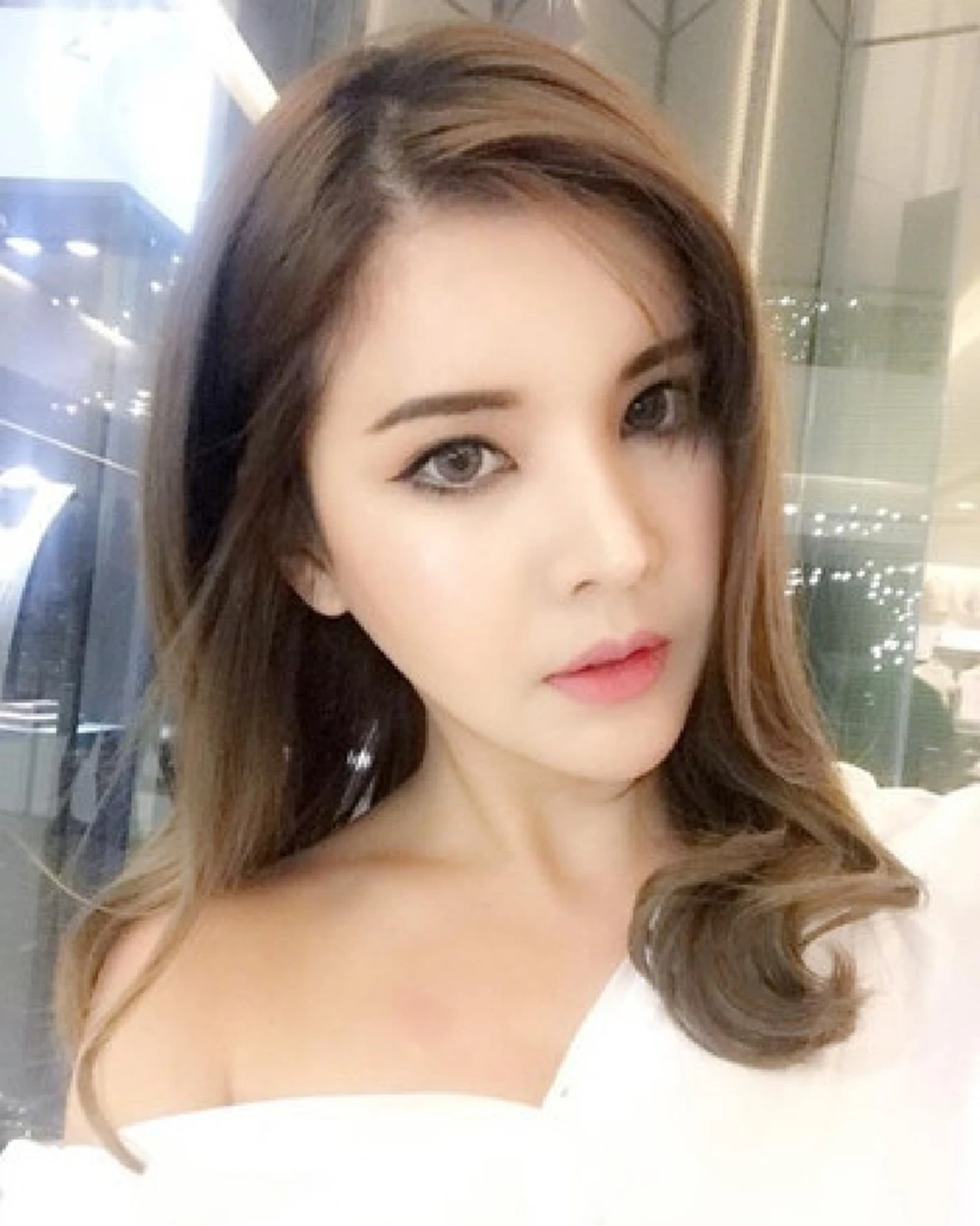 ตาลุกวาวทั้งประเทศ !! สาวไทยใจกล้าทุ่มเงินกว่า 6 ล้านบาท เพื่อเปลี่ยนชีวิต บอกเลยผลลัพธ์ที่ได้คุ้มมาก !? (ภาพ)