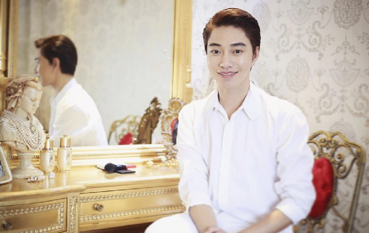 เจ้าสาวถึงกับเข่าอ่อน เมื่อรู้ว่าเจ้าบ่าว ทำเซอร์ไพรส์จ้างเมคอัพคิวทอง อย่าง “น้องฉัตร ฉัตรชัย” มาแต่งหน้าให้วันงานแต่ง!!! (ชมคลิป)