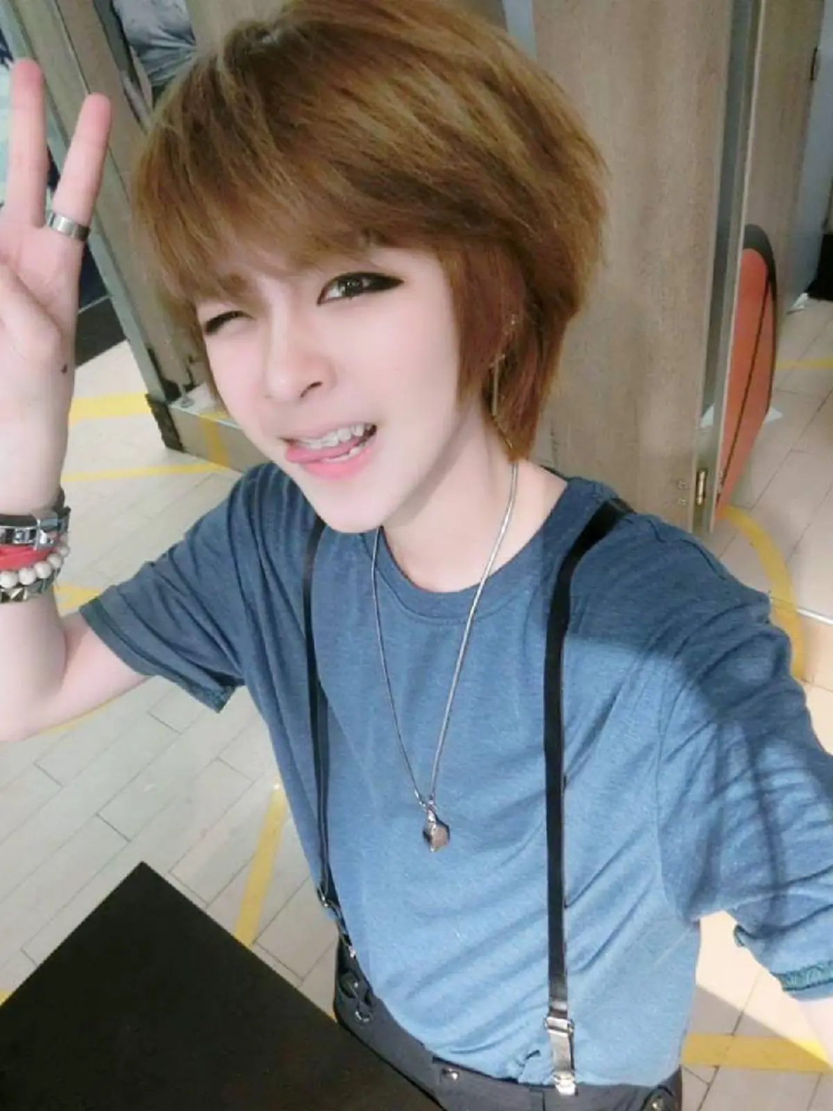 ***แทบไม่เชื่อสายตา !! "น้องแป้ง" สาวหล่อหน้าหวาน ปัจจุบันตัดสินใจเปลี่ยนลุค "แต่งหญิง" งานนี้บอกเลยดีต่อใจหนุ่มๆทั้งประเทศ !?