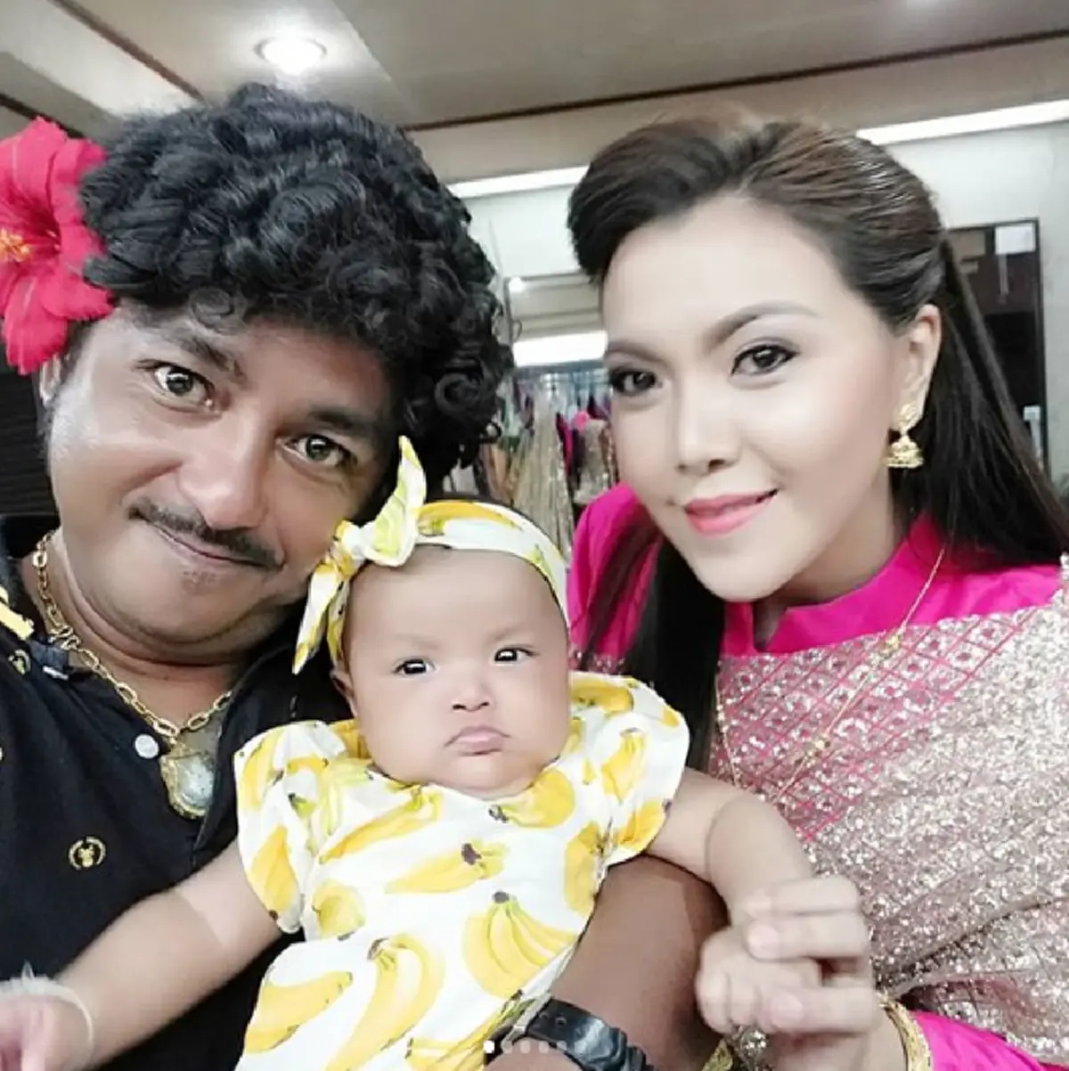 น้อยคนนักจะรู้ !! เปิดภาพ "ภรรยาคนเดียว" ของ "หนำเลี๊ยบ เงาะป่า" บอกเลยไม่ธรรมดา..ดีกรีอดีตนักแสดงชื่อดัง !! (ชมภาพ)