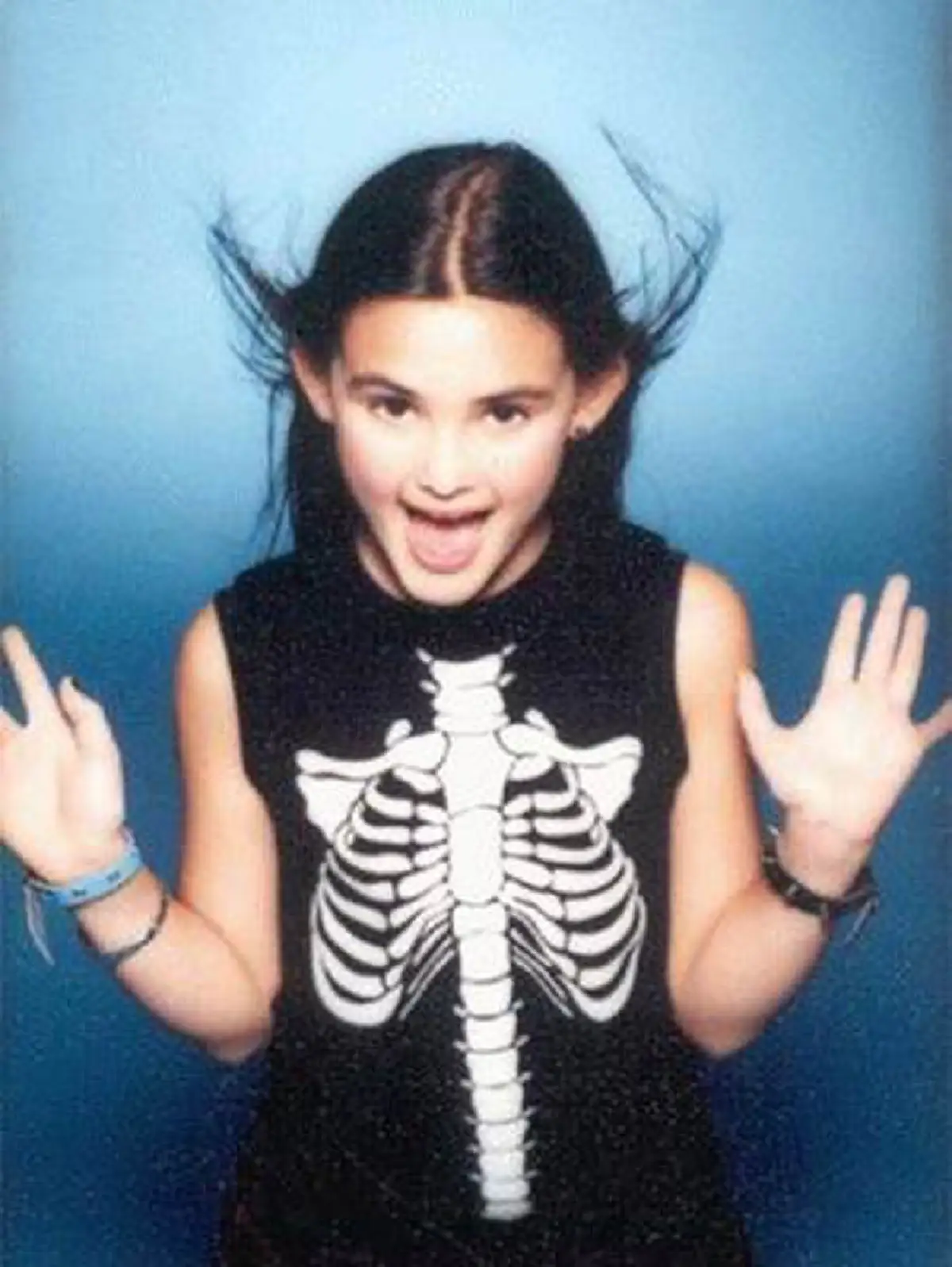 เปิดโฉมหน้าล่าสุด !! "นาตาลี สตีเบิร์ท" เจ้าของเพลงฮิตยุค 90 "มะลึกกึ๊กกึ๋ยย์" หายไปนานหลายปี กลับมาอีกที โตเป็นสาวสะพรั่ง !! (ชมภาพ)