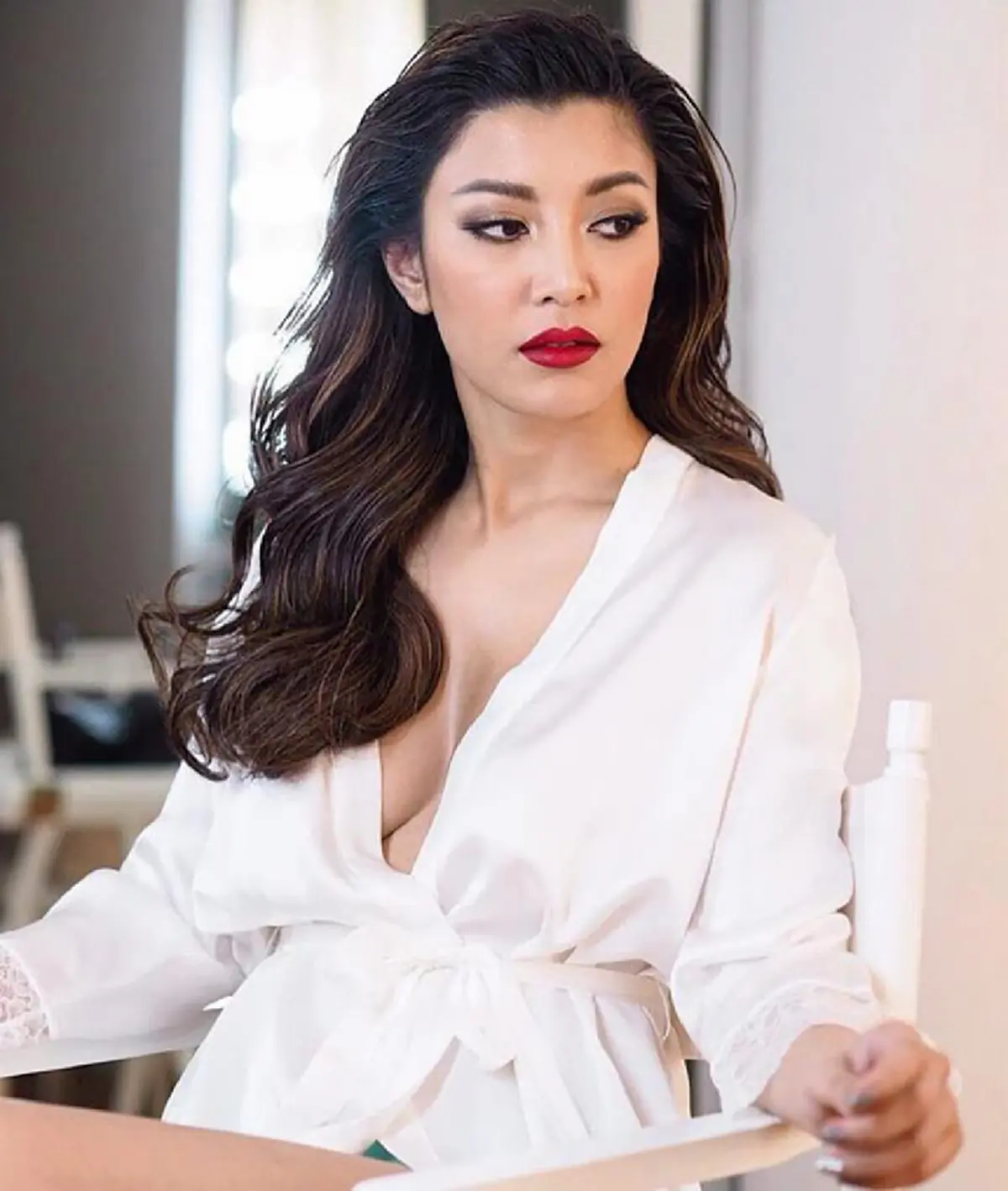 #สั่นสะเทือนไปทั้งวงการบันเทิง!! เมื่อ “นักแสดงชื่อดัง” ถูก “สามีไฮโซหนุ่ม” แฉ!! “วันๆไม่ทำอะไรเลย” ชีวิตสบายเกินไปแล้ว !! (ชมคลิป)