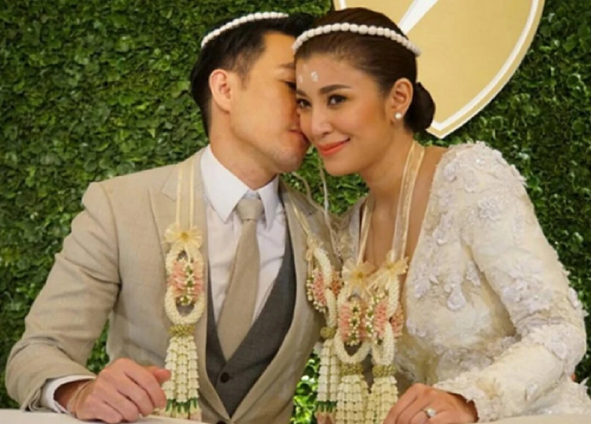 #สั่นสะเทือนไปทั้งวงการบันเทิง!! เมื่อ “นักแสดงชื่อดัง” ถูก “สามีไฮโซหนุ่ม” แฉ!! “วันๆไม่ทำอะไรเลย” ชีวิตสบายเกินไปแล้ว !! (ชมคลิป)