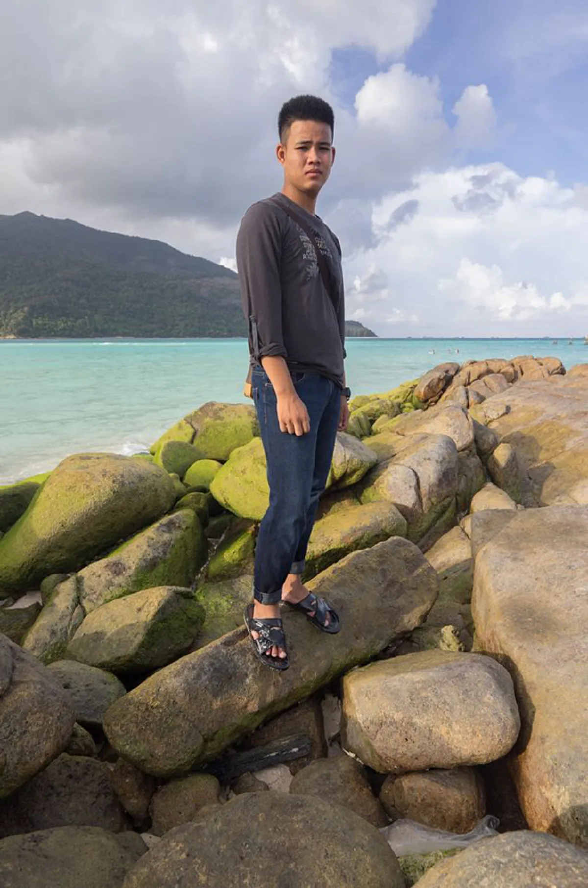 จำแทบไม่ได้!! "น้องทิว" พระเอกหนัง "ปัญญาเรณู" เจอตัวล่าสุด เปลี่ยนไปมาก หล่อขึ้นเป็นกอง ถึงกับขยี้ตารัวๆ !! (ชมภาพ)