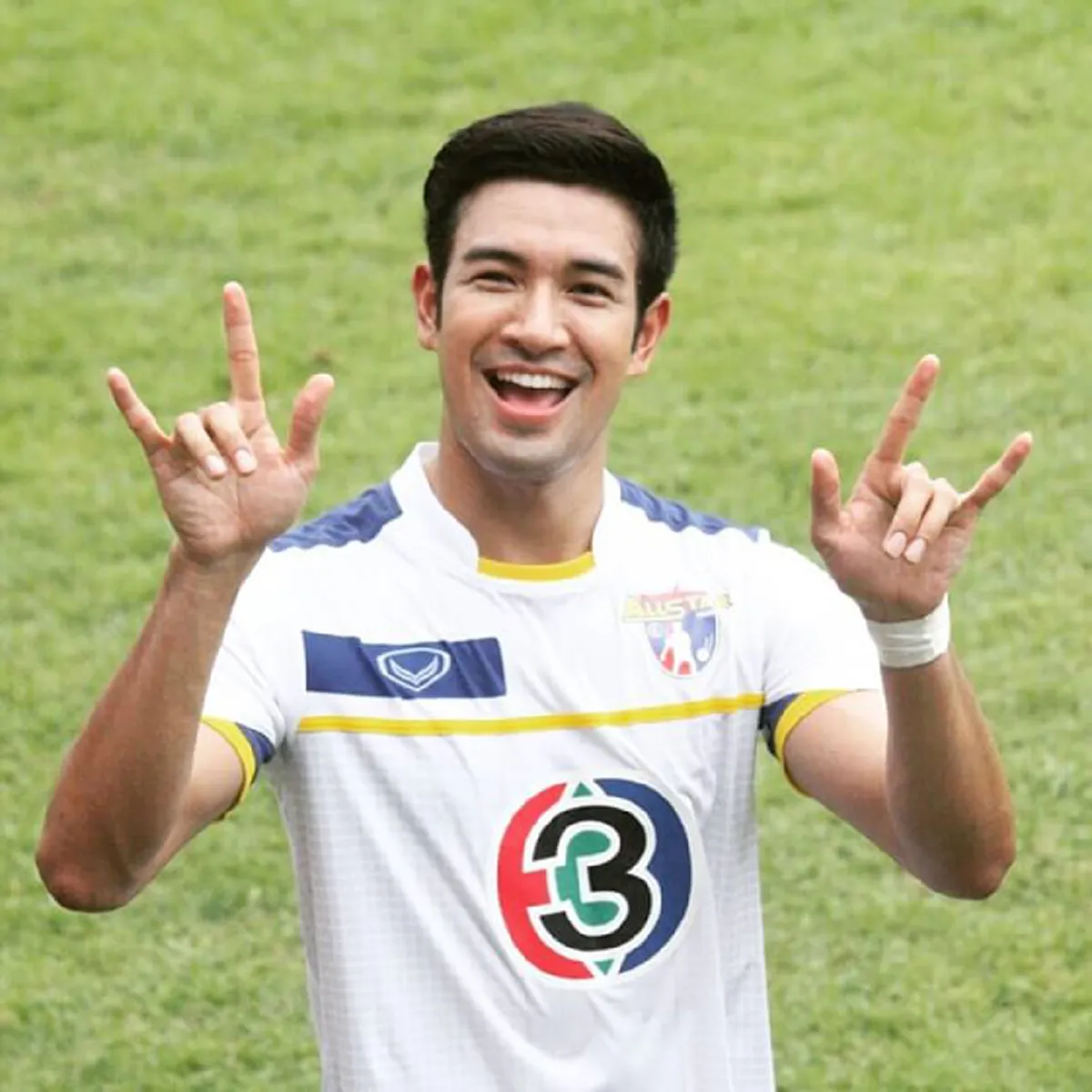 อึ้งกันทั้งวงการ !! เผยโฉมหน้าพระเอกดังคนนี้? เคยแอบชอบ "แพท ณปภา" ทำเอาแฟนคลับงง!...ไปจีบกันตอนไหน !! (ชมภาพ)