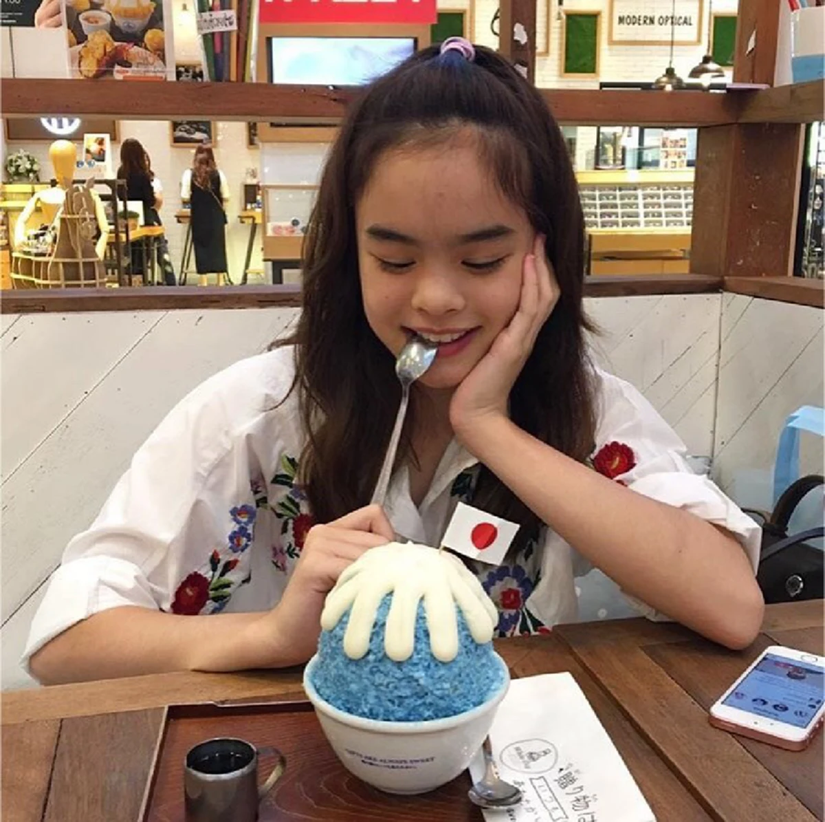 #เคยเห็นกันหรือยัง!! “น้องแอลลี่” ลูกสาว “อ่ำ อัมรินทร์” ล่าสุดโตเป็นสาวแล้ว หนุ่มๆ เตรียมต่อคิว จองแทบไม่ทัน !! (ชมคลิป)