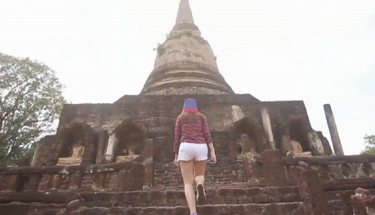 เละเป็นโจ๊ก!! "พิธีกรสาว" ช่องดัง ถ่ายทำรายการนำเที่ยววัดโบราณ กลับนุ่งสั้นจุ๊ดจู๋ ชาวเน็ตซัด ถามหา "กาลเทศะ" ทันที!!