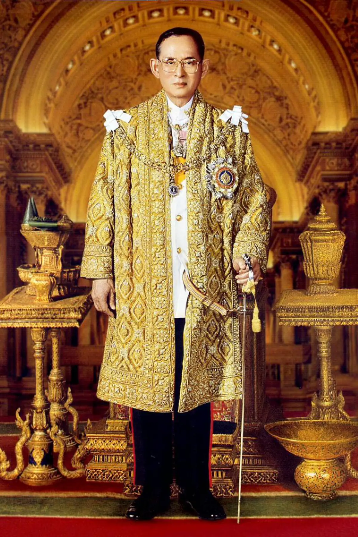 ราชกิจจาแพร่ประกาศพระบรมราชโองการ โปรดเกล้าฯ กำหนดให้ 5 ธ.ค. ของทุกปีเป็นวันชาติ และวันพ่อแห่งชาติ