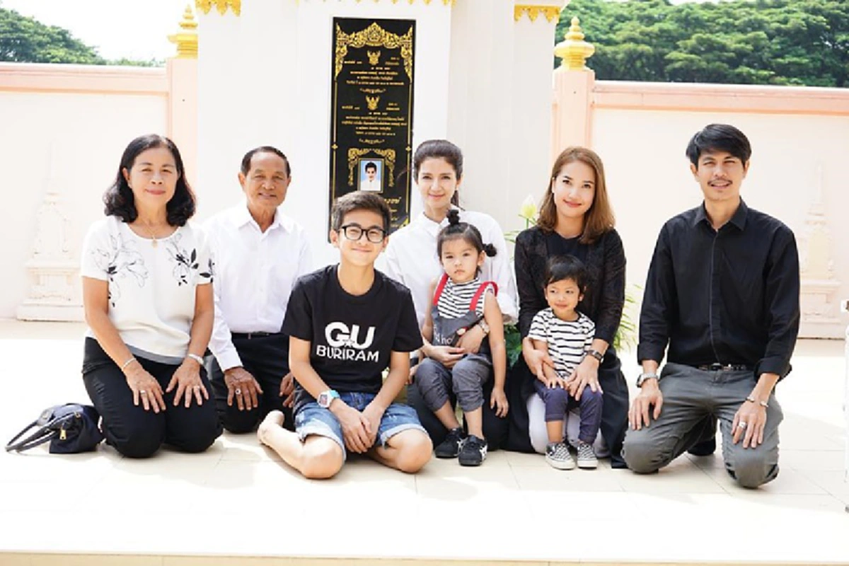 หนีความจริงไม่พ้น!!! "โบว์ แวนด้า" ตอบทั้งน้ำตา หลังน้องมะลิเริ่มถามหาพ่อปอ จากนี้จะเตรียมคำตอบให้ลูกว่ายังไง... อ่านแล้วจุกอกสุดๆ!?