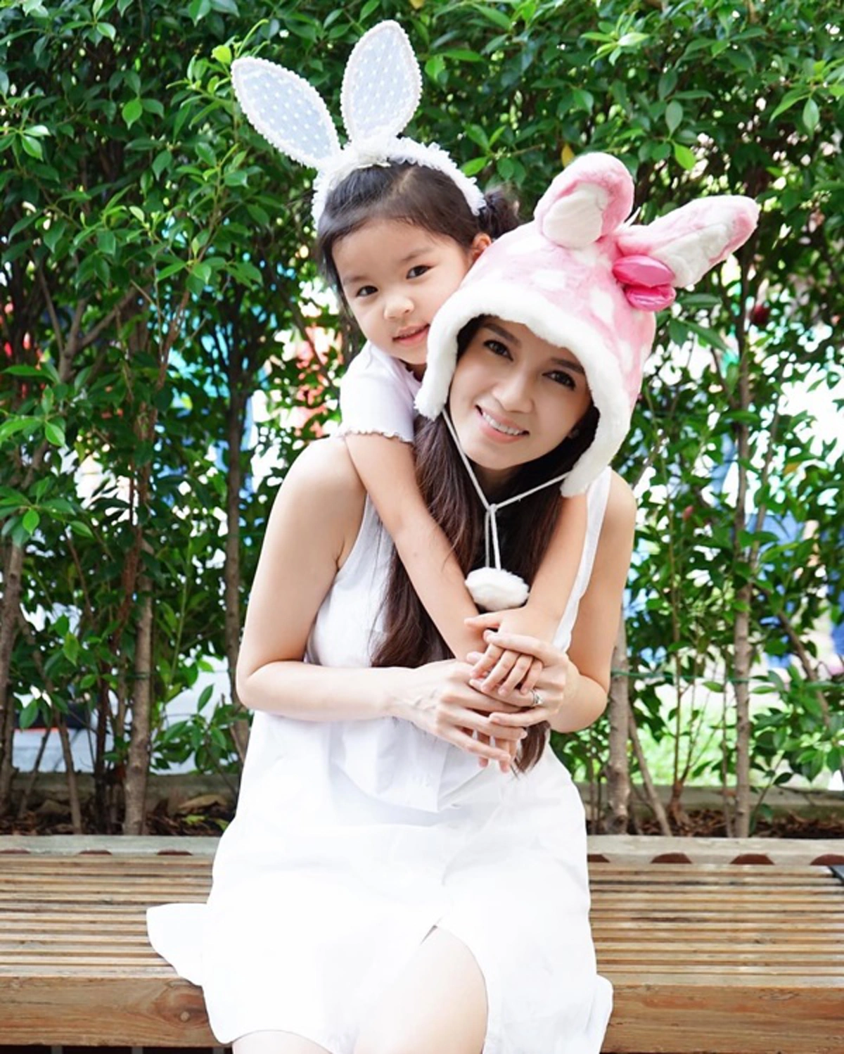 หนีความจริงไม่พ้น!!! "โบว์ แวนด้า" ตอบทั้งน้ำตา หลังน้องมะลิเริ่มถามหาพ่อปอ จากนี้จะเตรียมคำตอบให้ลูกว่ายังไง... อ่านแล้วจุกอกสุดๆ!?