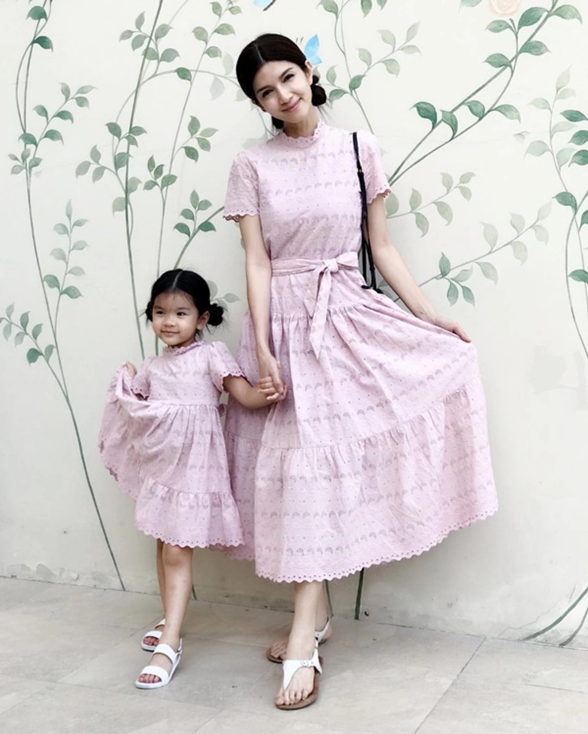 หนีความจริงไม่พ้น!!! "โบว์ แวนด้า" ตอบทั้งน้ำตา หลังน้องมะลิเริ่มถามหาพ่อปอ จากนี้จะเตรียมคำตอบให้ลูกว่ายังไง... อ่านแล้วจุกอกสุดๆ!?