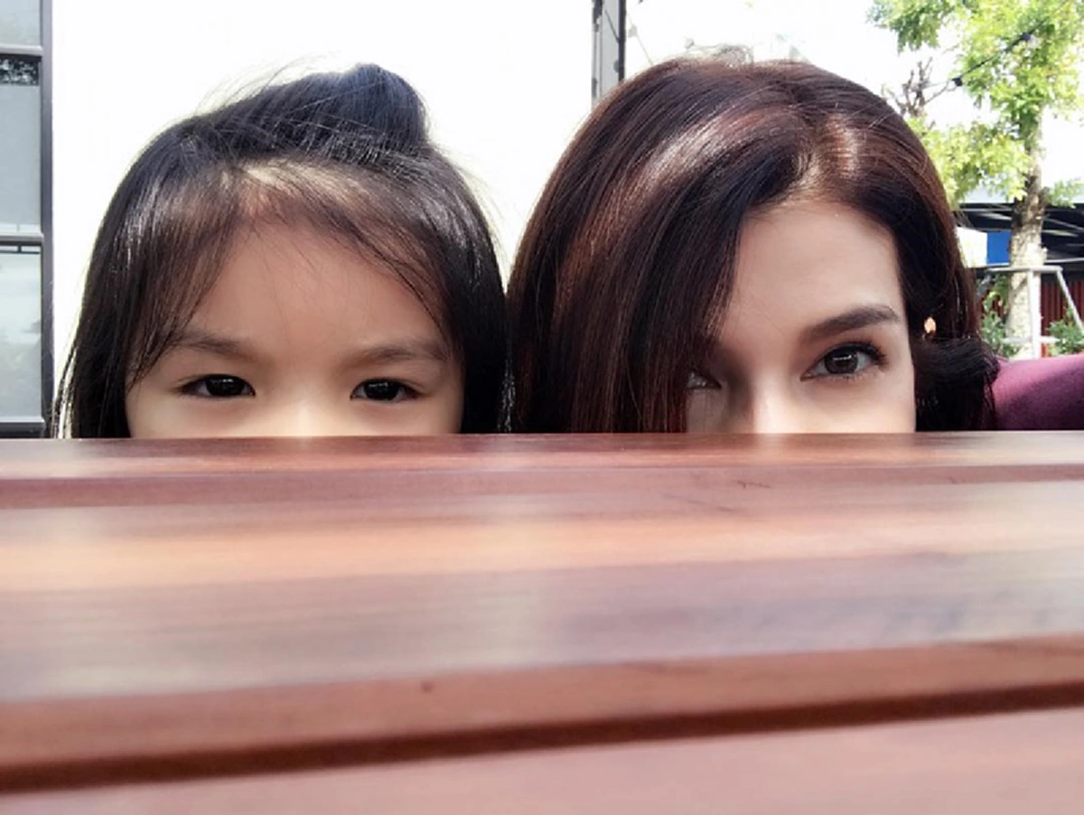 หนีความจริงไม่พ้น!!! "โบว์ แวนด้า" ตอบทั้งน้ำตา หลังน้องมะลิเริ่มถามหาพ่อปอ จากนี้จะเตรียมคำตอบให้ลูกว่ายังไง... อ่านแล้วจุกอกสุดๆ!?