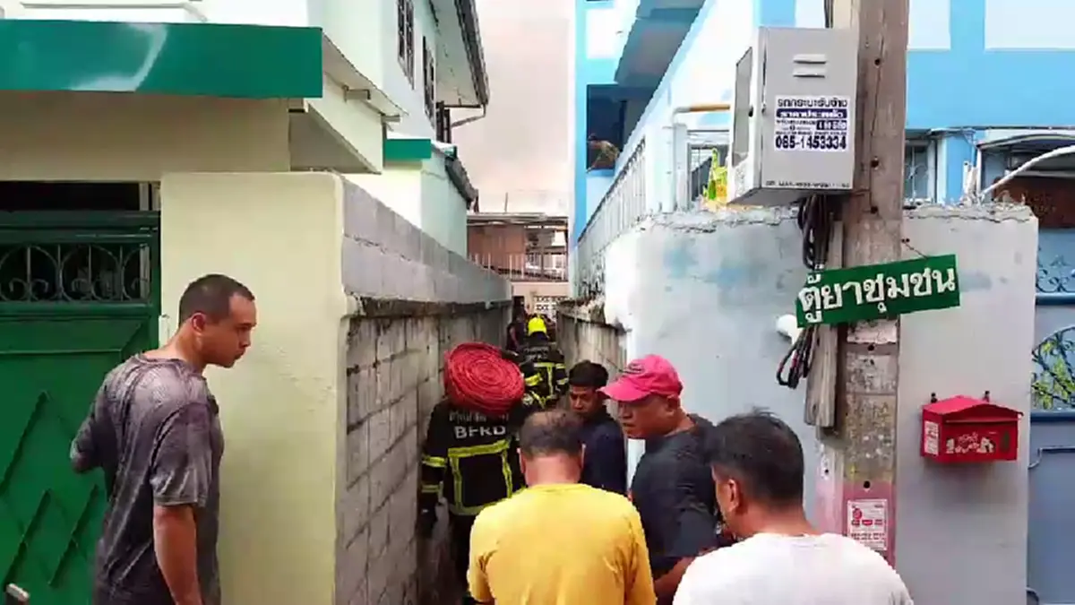 หนีตาย! ไฟไหม้ชุมชนวัดบางไส้ไก่ ชาวบ้านเจ็บเล็กน้อย ไม่มีคนเสียชีวิต (คลิป)